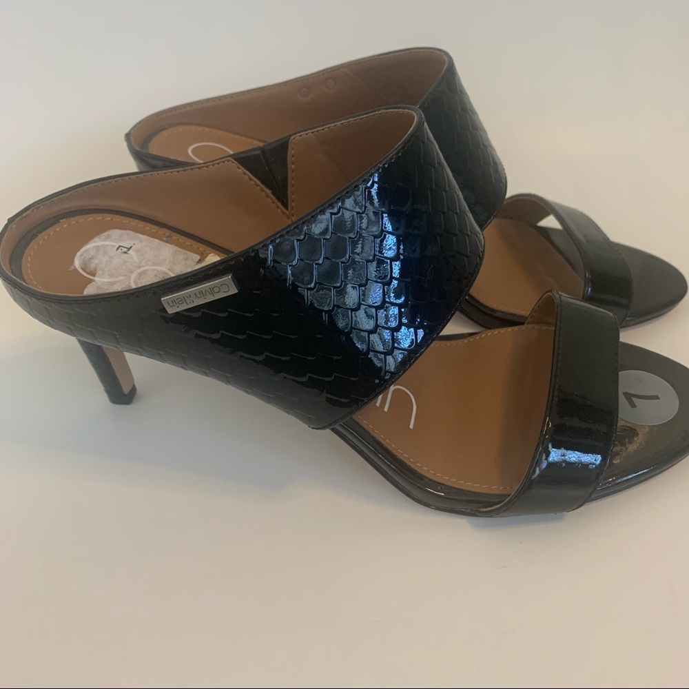 HP🎉Calvin Klein black patent leather heels